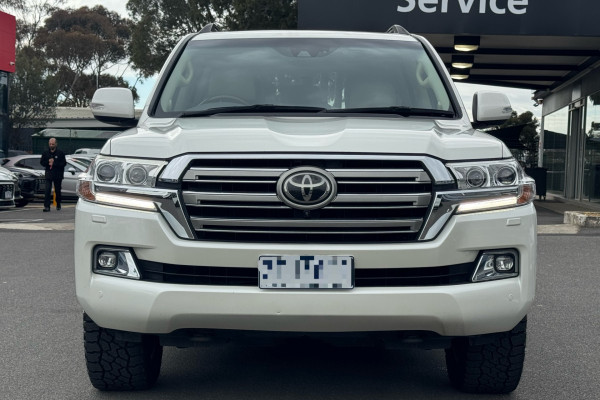 2017 Toyota LandCruiser VDJ200R Sahara SUV Image 2