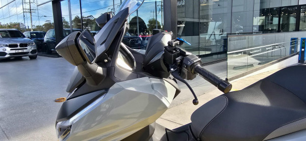 2025 Honda Forza 350 (NSS350) Forza image 17