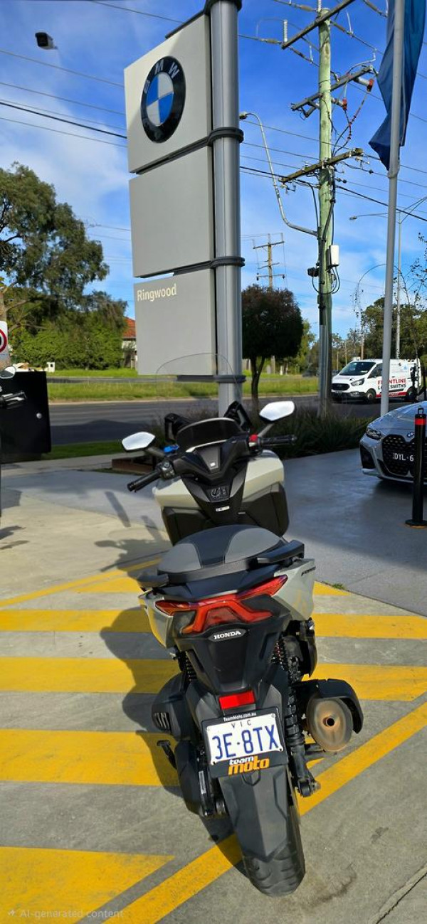 2025 Honda Forza 350 (NSS350) Forza image 22