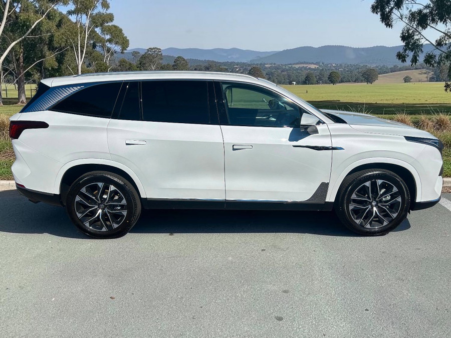 2025 MG QS IS31 Excite SUV Image 2