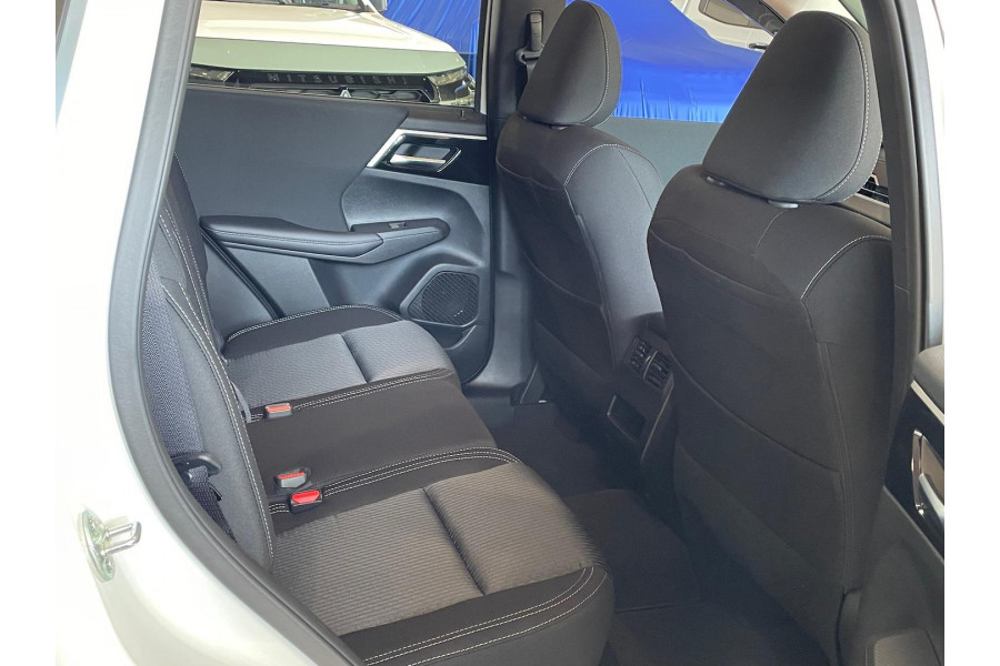 2024 Mitsubishi Outlander ZM LS SUV Image 17