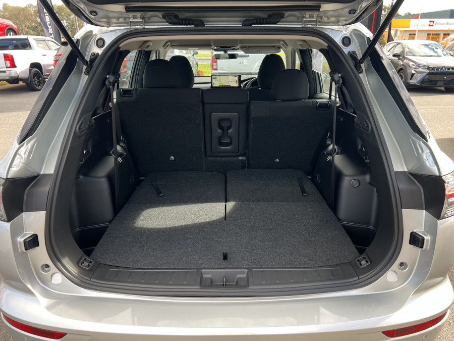 2025 Mitsubishi Outlander ZM ES SUV Image 7