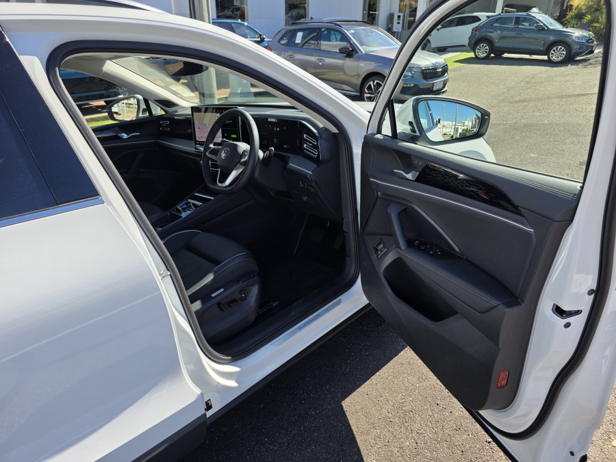 2026 Volkswagen Tiguan CT 150TSI eHybrid Elegance SUV Image 17