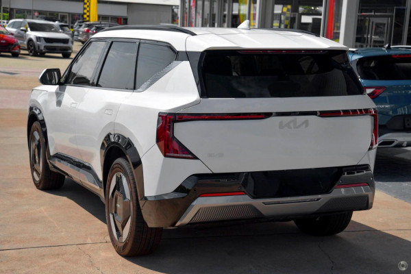 2026 Kia EV5 OVc Earth SUV Image 3