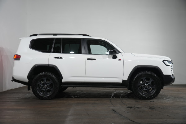 2023 Toyota LandCruiser Lc300 Gr-S (4x4) SUV Image 4