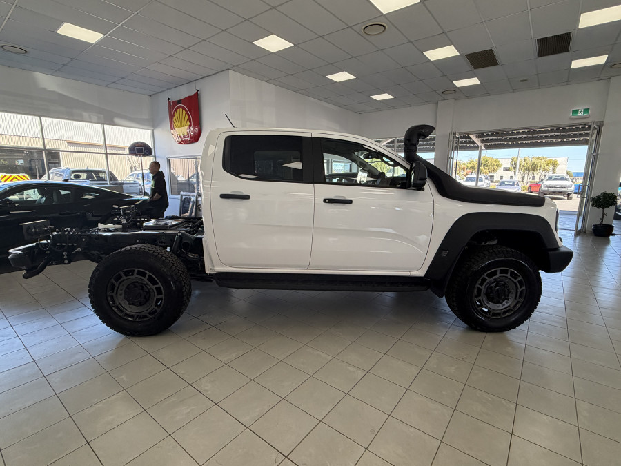 2026 MY26.5 Ford Ranger Super Duty  XLT Cab Chassis Image 8