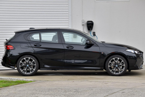 2025 BMW 1 Series F70 118 M Sport Hatch image 3