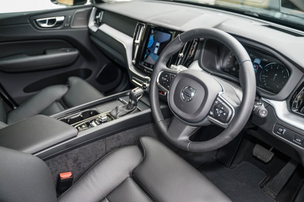2020 MY21 Volvo XC60 UZ T5 Momentum Suv