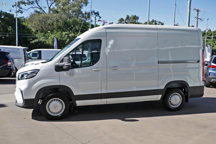 2026 MY24 LDV Deliver 9  MWB Mid Roof Bus Image 9