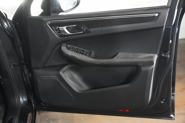 2020 Porsche Macan GTS SUV image 29