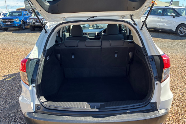 2020 MY21 Honda HR-V  VTi SUV Image 11