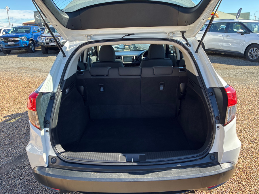 2020 MY21 Honda HR-V  VTi SUV Image 11