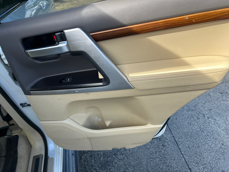 2016 Toyota LandCruiser VDJ200R Sahara SUV Image 34