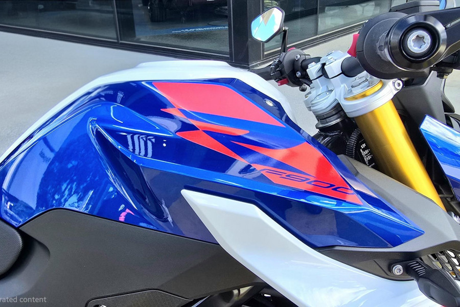 2026 BMW F 900 R Sport F 900