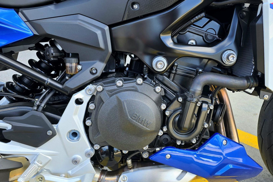 2026 BMW F 900 R Sport F 900