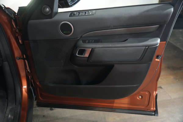 2017 Land Rover Discovery Series 5 HSE SUV