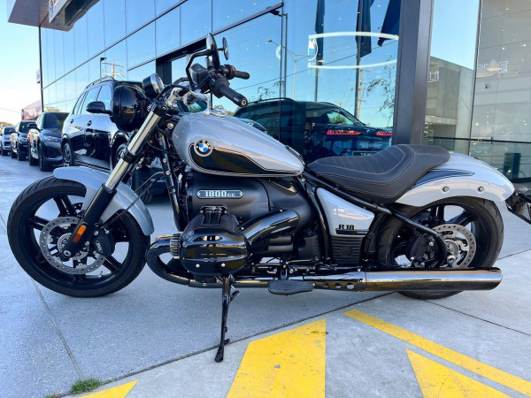 2025 BMW R 18 Blacked Out R 18 image 12