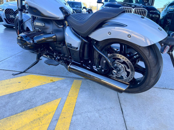 2025 BMW R 18 Blacked Out R 18 image 14