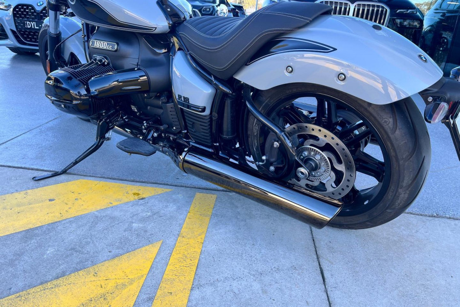 2025 BMW R 18 Blacked Out R 18