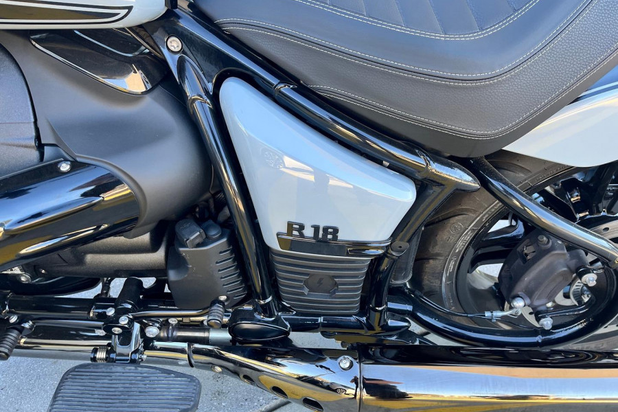 2025 BMW R 18 Blacked Out R 18