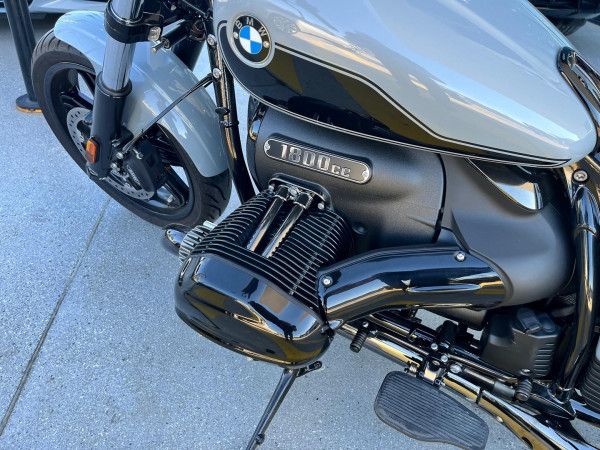 2025 BMW R 18 Blacked Out R 18 image 17