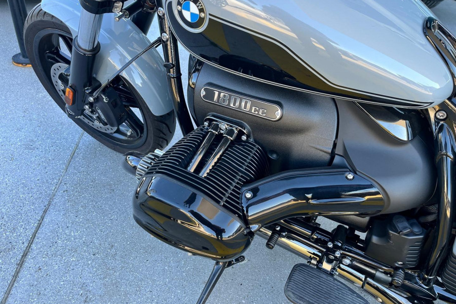 2025 BMW R 18 Blacked Out R 18