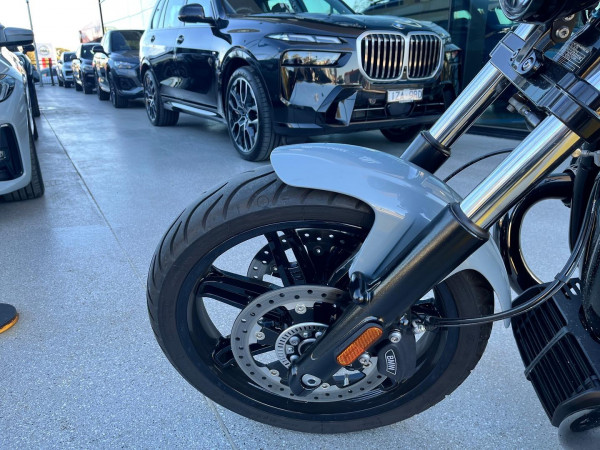 2025 BMW R 18 Blacked Out R 18 image 19