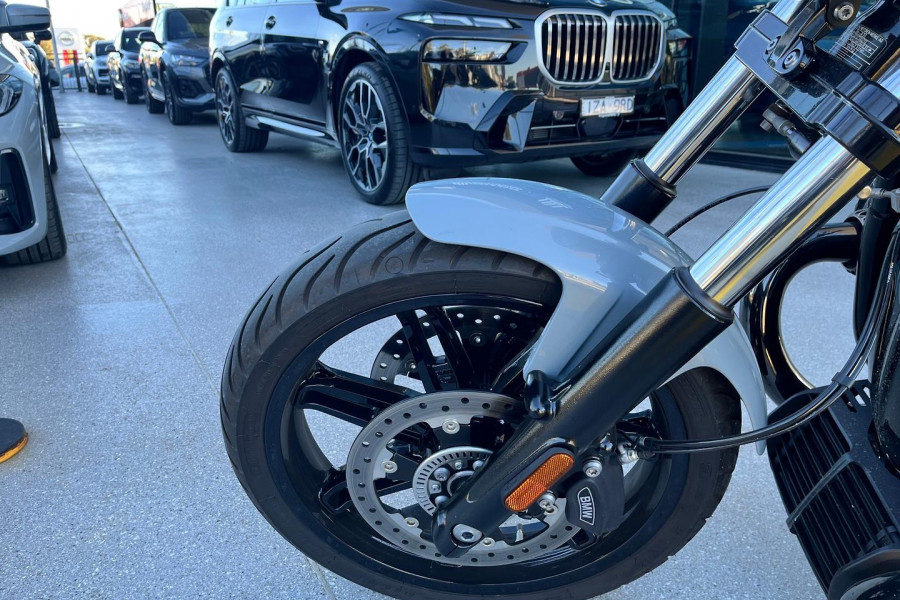 2025 BMW R 18 Blacked Out R 18