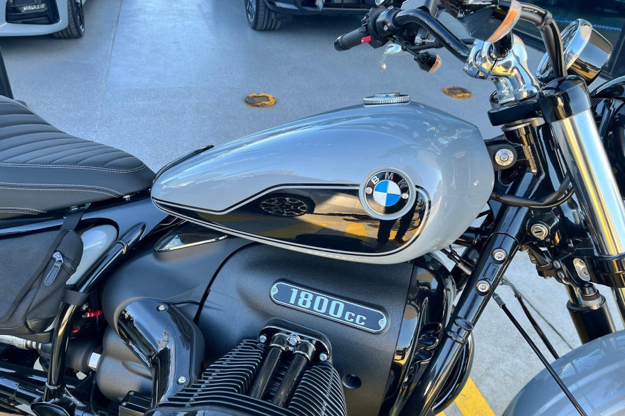 2025 BMW R 18 Blacked Out R 18