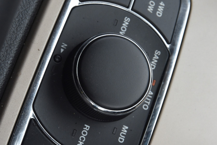 2013 MY14 Jeep Grand Cherokee WK MY2014 Overland Suv Image 20