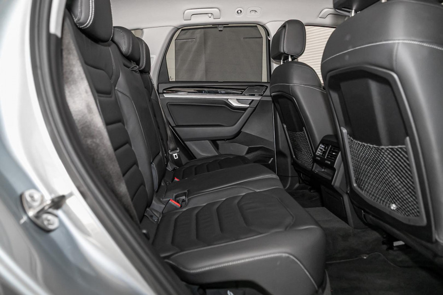 2022 Volkswagen Touareg CR 170TDI SUV Image 13