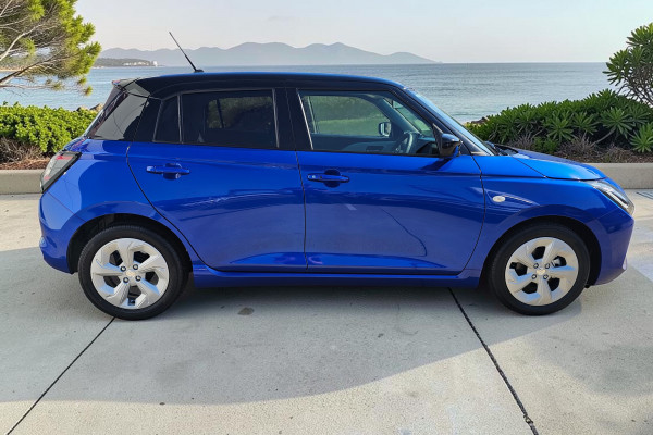 2025 Suzuki Swift UZ Hybrid Plus Hatch Image 2