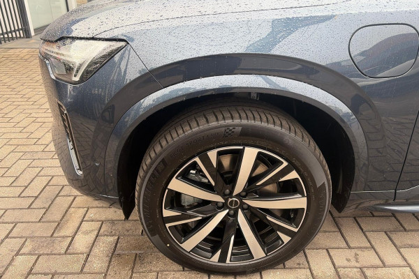 2025 MY26 Volvo XC90 L Series Plus T8 Plug-in Hybrid Dark SUV Image 3