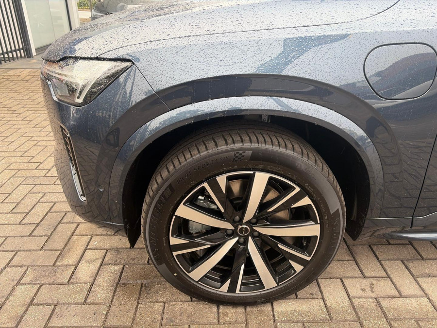 2025 MY26 Volvo XC90 L Series Plus T8 Plug-in Hybrid Dark SUV Image 3