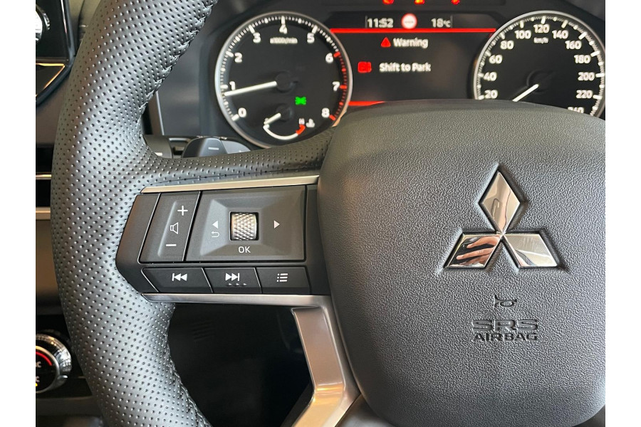 2024 Mitsubishi Outlander ZM LS SUV Image 28