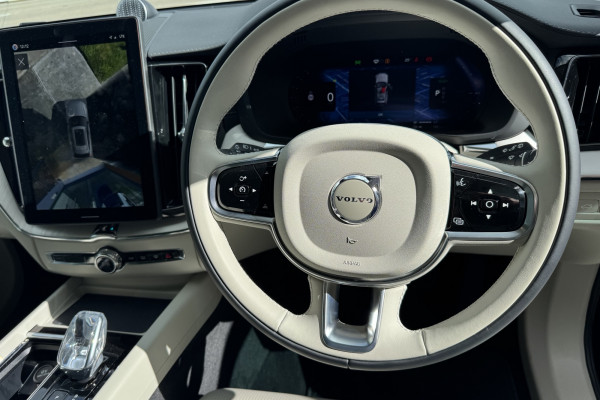 2026 Volvo XC60 UZ Ultra T8 Plug-in Hybrid Dark SUV Image 11