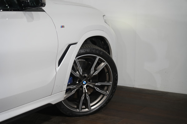 2022 BMW X6 M50i Coupe image 11