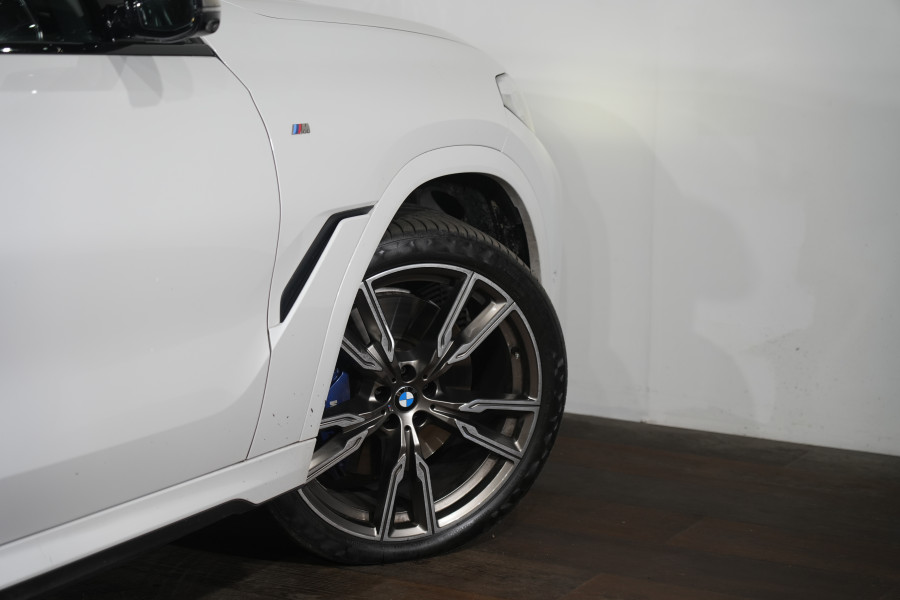 2022 BMW X6 M50i Coupe Image 11