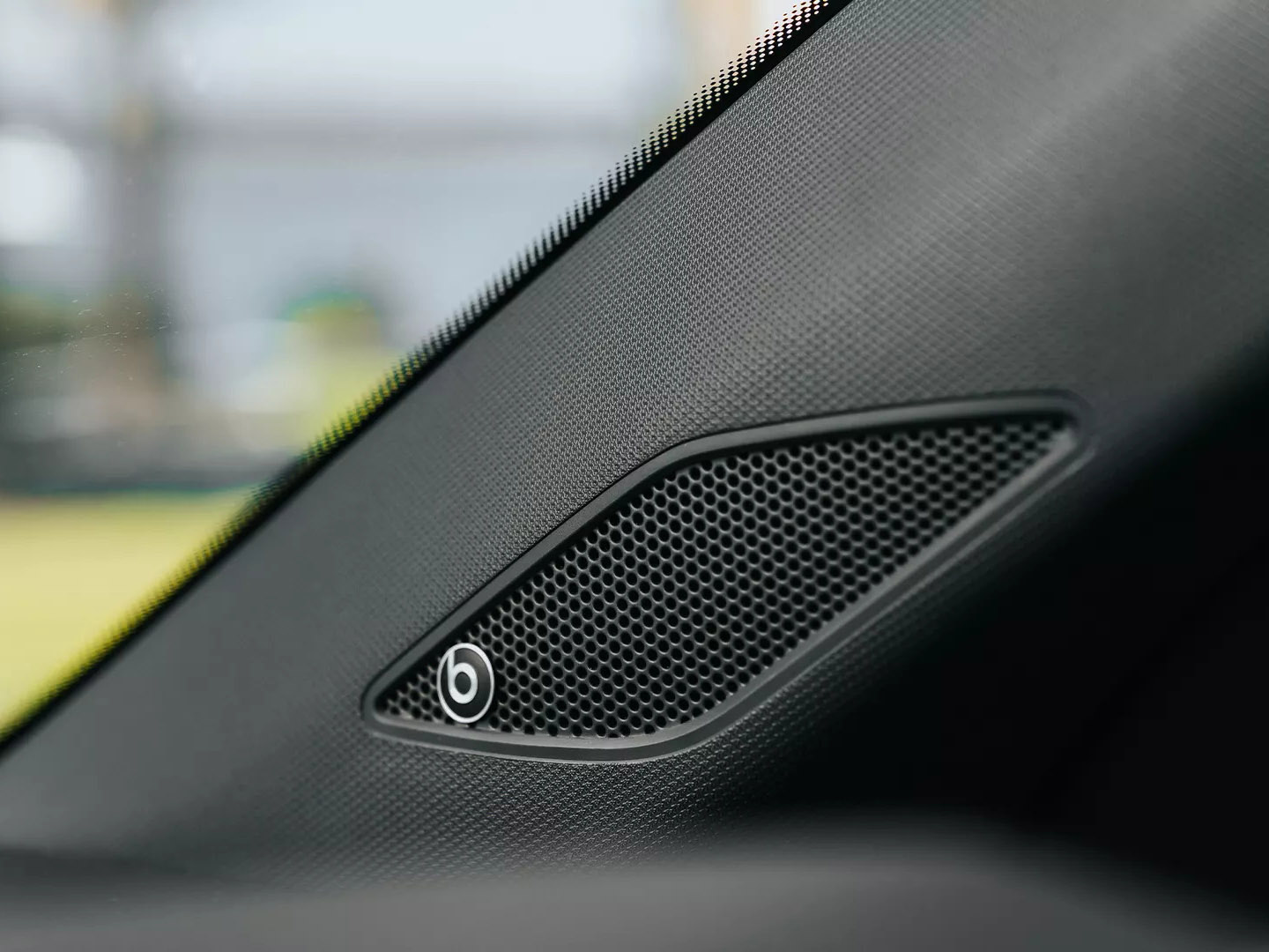 Music for the streets beats™ Premium Audio System Image