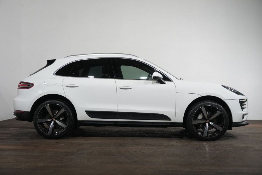 2017 Porsche Macan S SUV Image 4