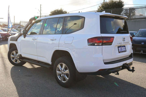 2023 Toyota LandCruiser FJA300R GX SUV Image 2