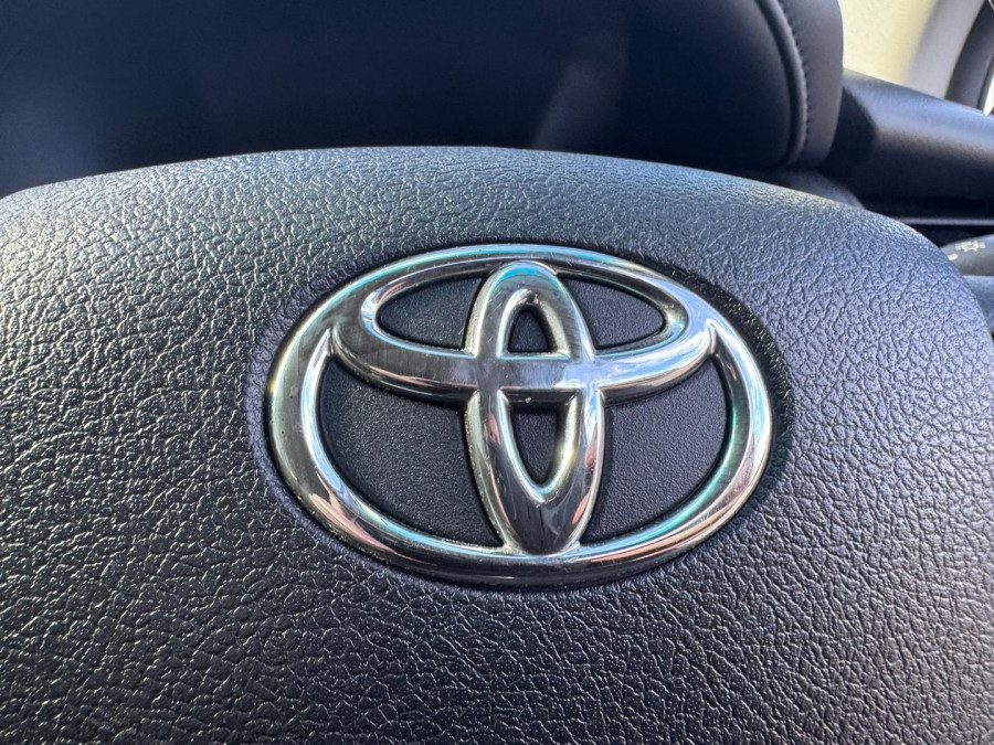 2018 Toyota Fortuner GUN156R GX SUV Image 19