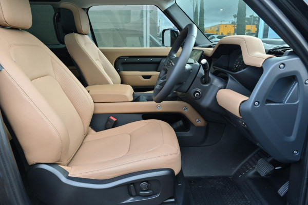 2026 Land Rover Defender L663 90 D250 S SUV image 7