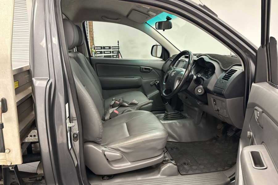 2015 MY14 Toyota HiLux WorkMate Cab Chassis Image 14
