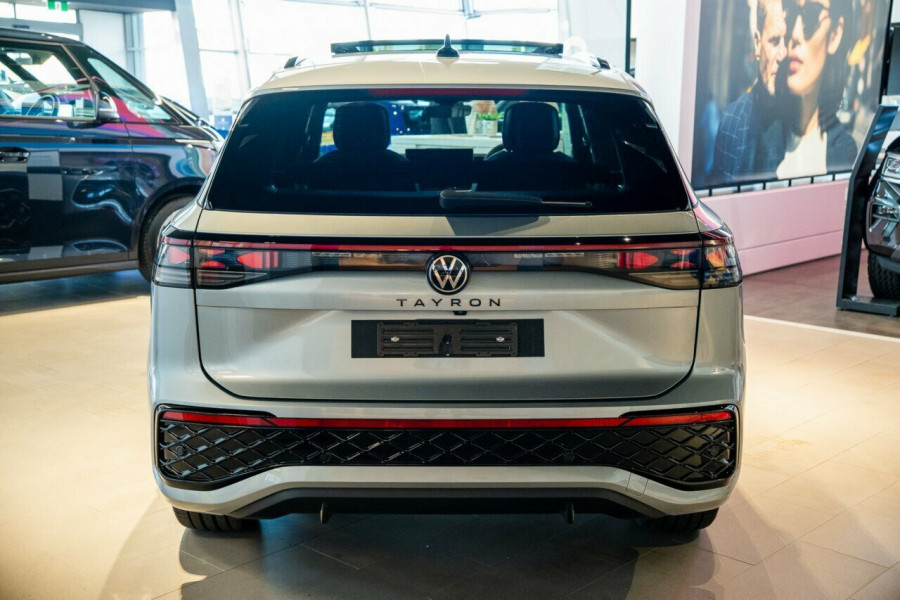 2026 Volkswagen Tayron R4 200TSI eHybrid R-Line SUV Image 3