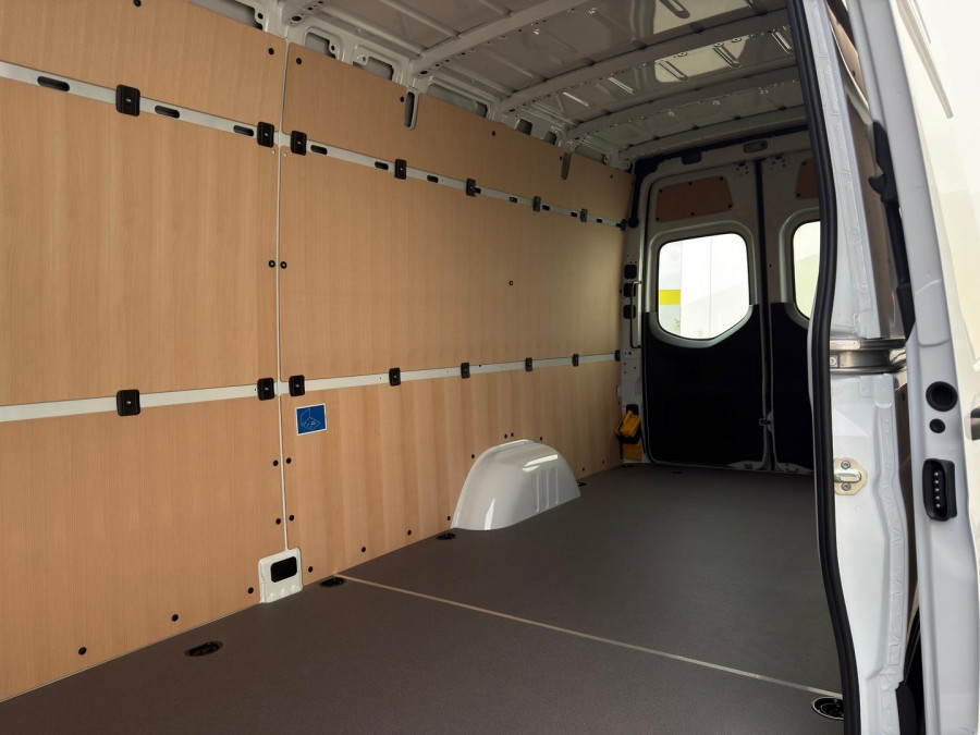 2026 Mercedes-Benz Sprinter VS30 417CDI LWB Van Image 28