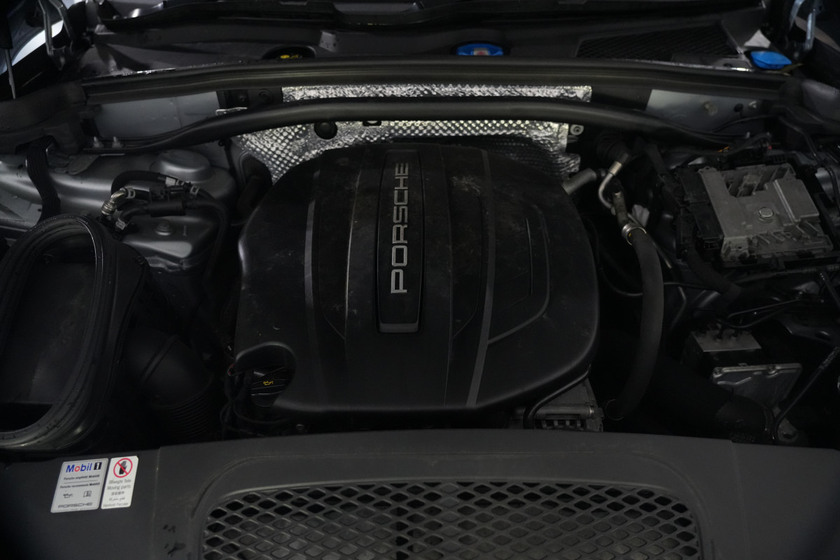 2019 Porsche Macan SUV