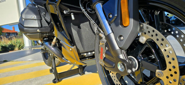 2026 BMW R 1300 RS Triple Black R 1300 image 10