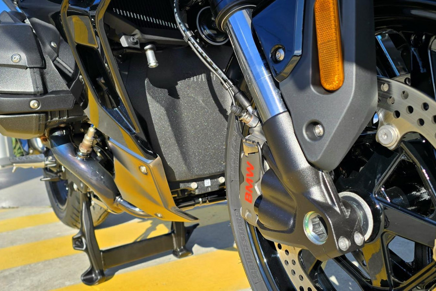 2026 BMW R 1300 RS Triple Black R 1300