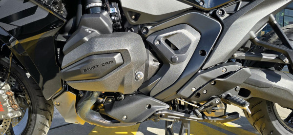 2026 BMW R 1300 RS Triple Black R 1300 image 17